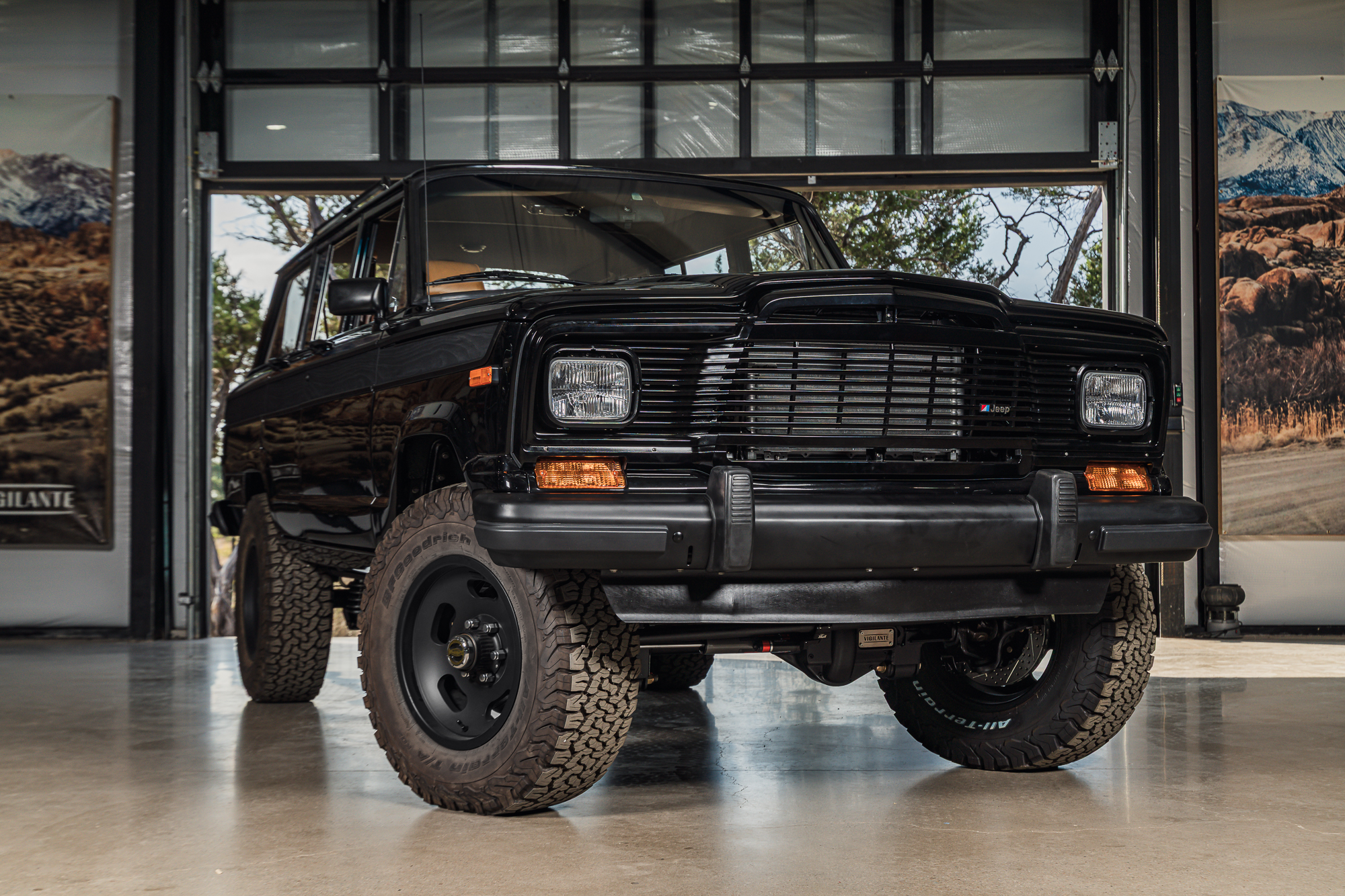 【期間限定/在庫一掃/未整備現状渡し】ワグナー WAGNER W-71 Vigilante 4x4's Blacked Out 1979 Jeep Wagoneer