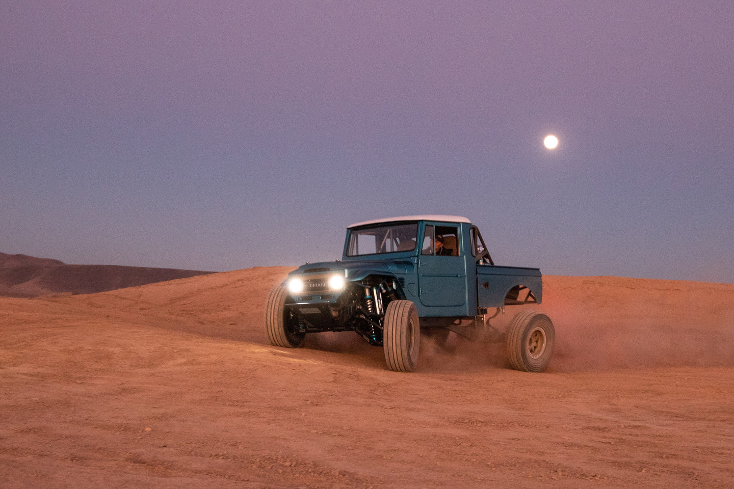 1972 Toyota FJ45: Tundra DNA, 550 HP, Long-Travel, Back-Halved