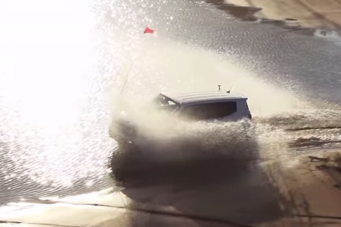 Video: 2015 Jeep Renegade Water Fording Abilities