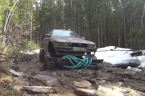 Video: Russians And Their Frankenstein 4x4s