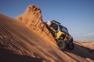 DAKAR 2022: A 7,500km Off-Road Rally Across Saudi Arabian Deserts